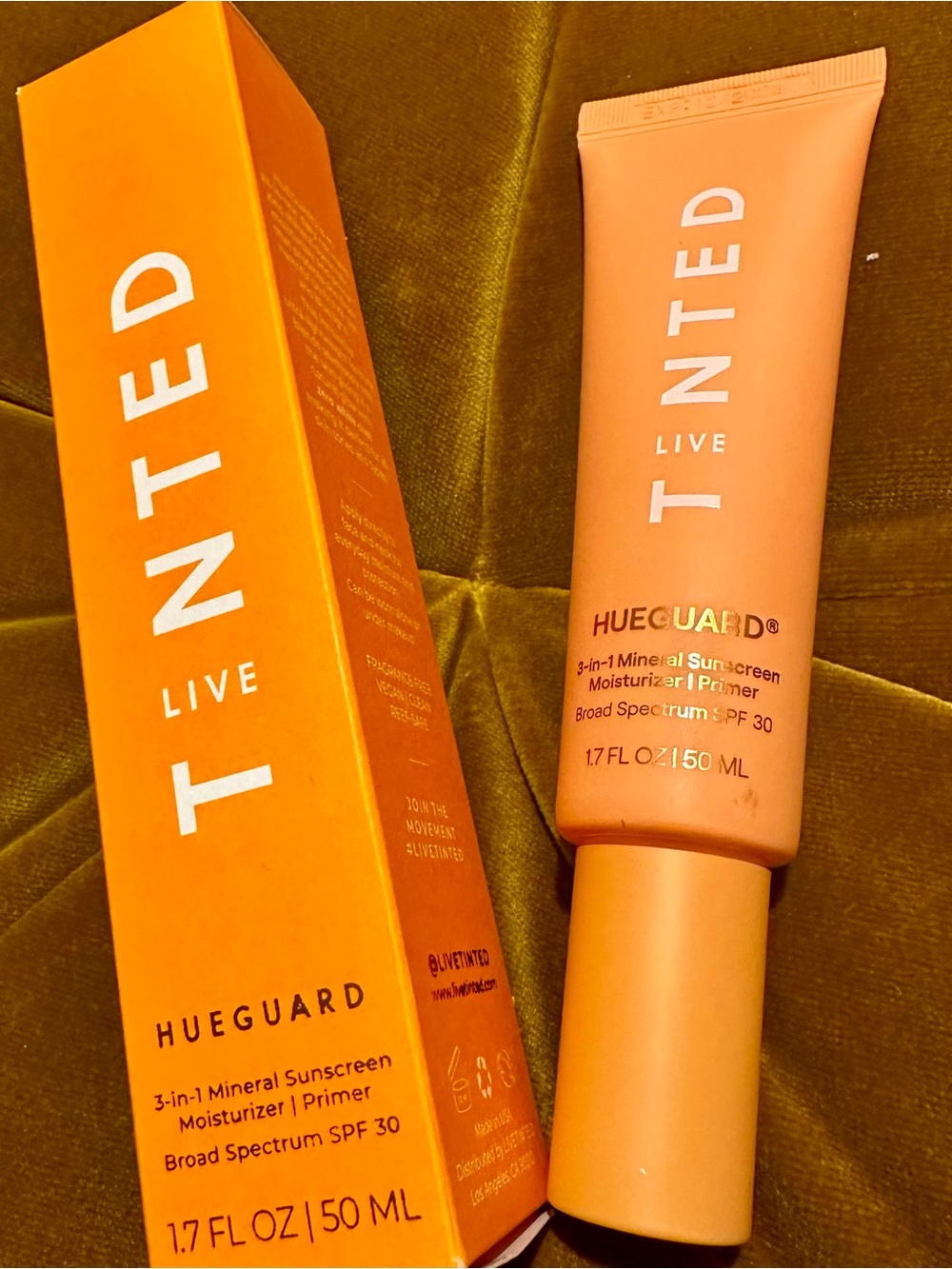 LIVE TINTED HUEGUARD® 3-in-1 Mineral Sunscreen, Moisturizer, Primer SPF 30 - NEW